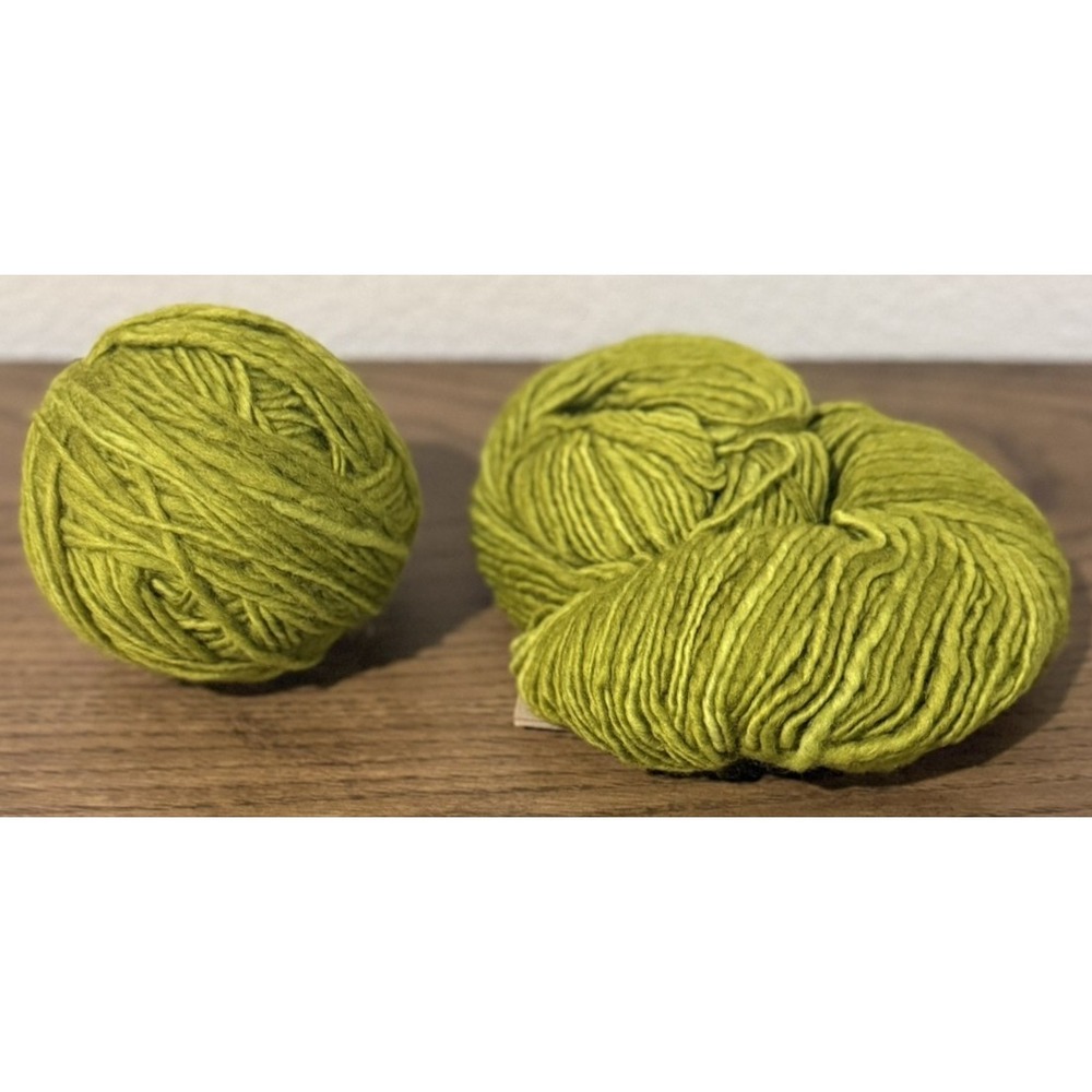 Manos del Uruguay Handspun Pure Wool Yarn Green Color 68 Lot of 2 276 Yards NWT - Picture 4 of 4